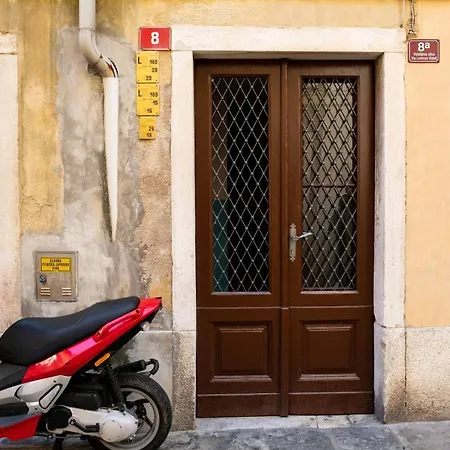 Music By Locap Group Apartman