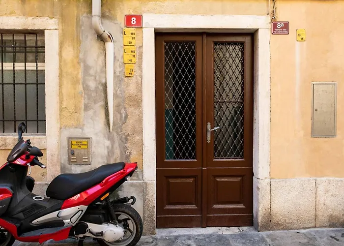 Music By Locap Group Apartman