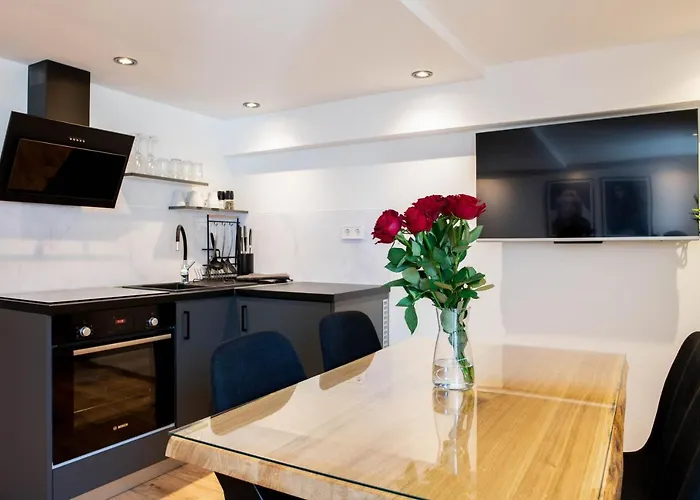 Music By Locap Group * Pirano